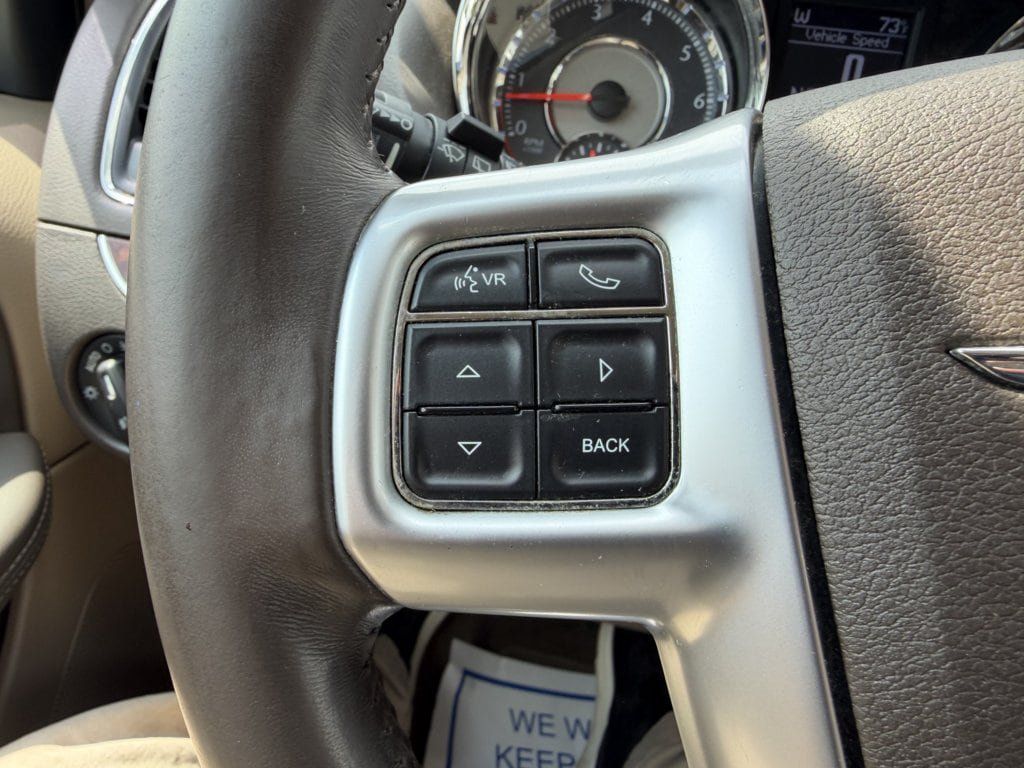 Used 2012 Chrysler Town & Country Touring w/ Entertainment Group #1 FWD image 23