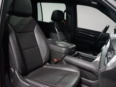 Used 2023 GMC Yukon XL Denali w/ Max Trailering Package AWD/4WD image 27