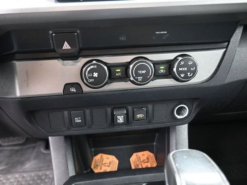 Used 2020 Toyota Tacoma SR5 RWD image 9