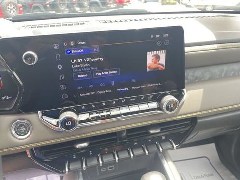 Used 2026 Chevrolet Colorado ZR2 w/ Midnight Edition AWD/4WD image 19