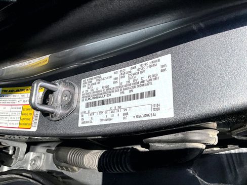 Used 2021 Lincoln Corsair AWD w/ Equipment Group 101A image 34