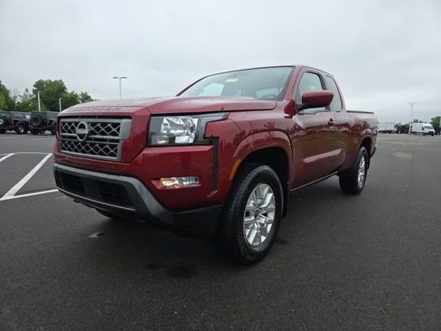 Used 2022 Nissan Frontier SV AWD/4WD image 2