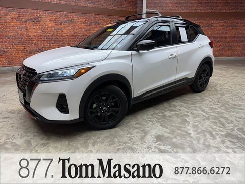 Used 2023 Nissan Kicks SR w/ SR Premium Package image 1