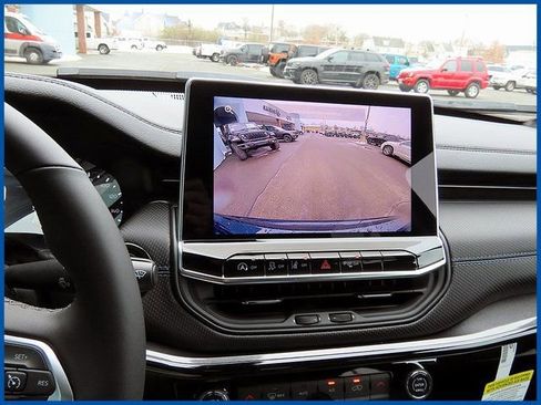 New 2026 Jeep Compass Limited image 17