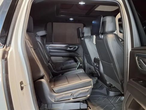 Used 2021 Chevrolet Suburban High Country AWD/4WD image 12
