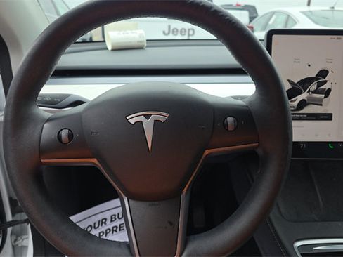 Used 2022 Tesla Model Y Long Range AWD/4WD image 10