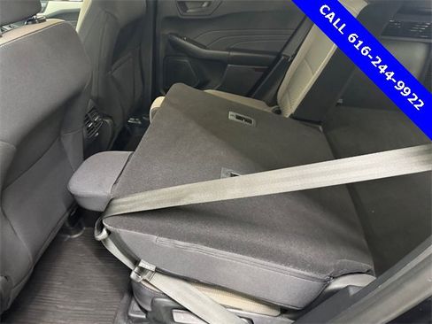 Used 2022 Ford Escape SE w/ Cold Weather Package image 19