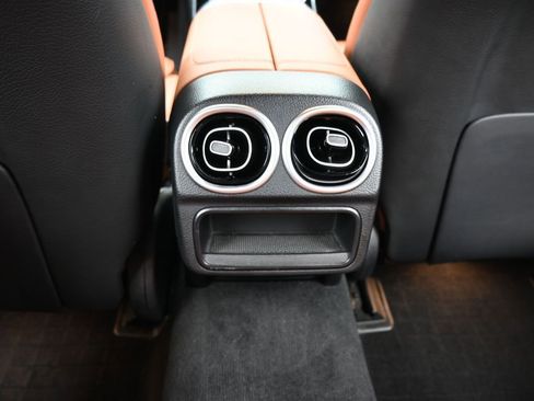 Used 2022 Mercedes-Benz C 300 Sedan w/ Exclusive Trim Package image 37