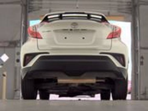 Used 2020 Toyota C-HR XLE FWD image 6