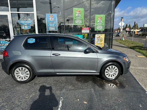 Used 2015 Volkswagen Golf Launch Edition image 4