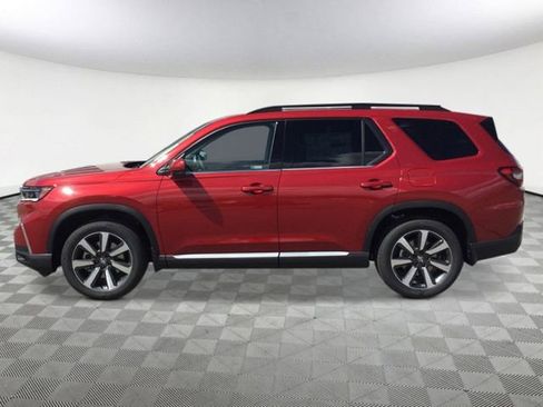 New 2025 Honda Pilot Touring image 6