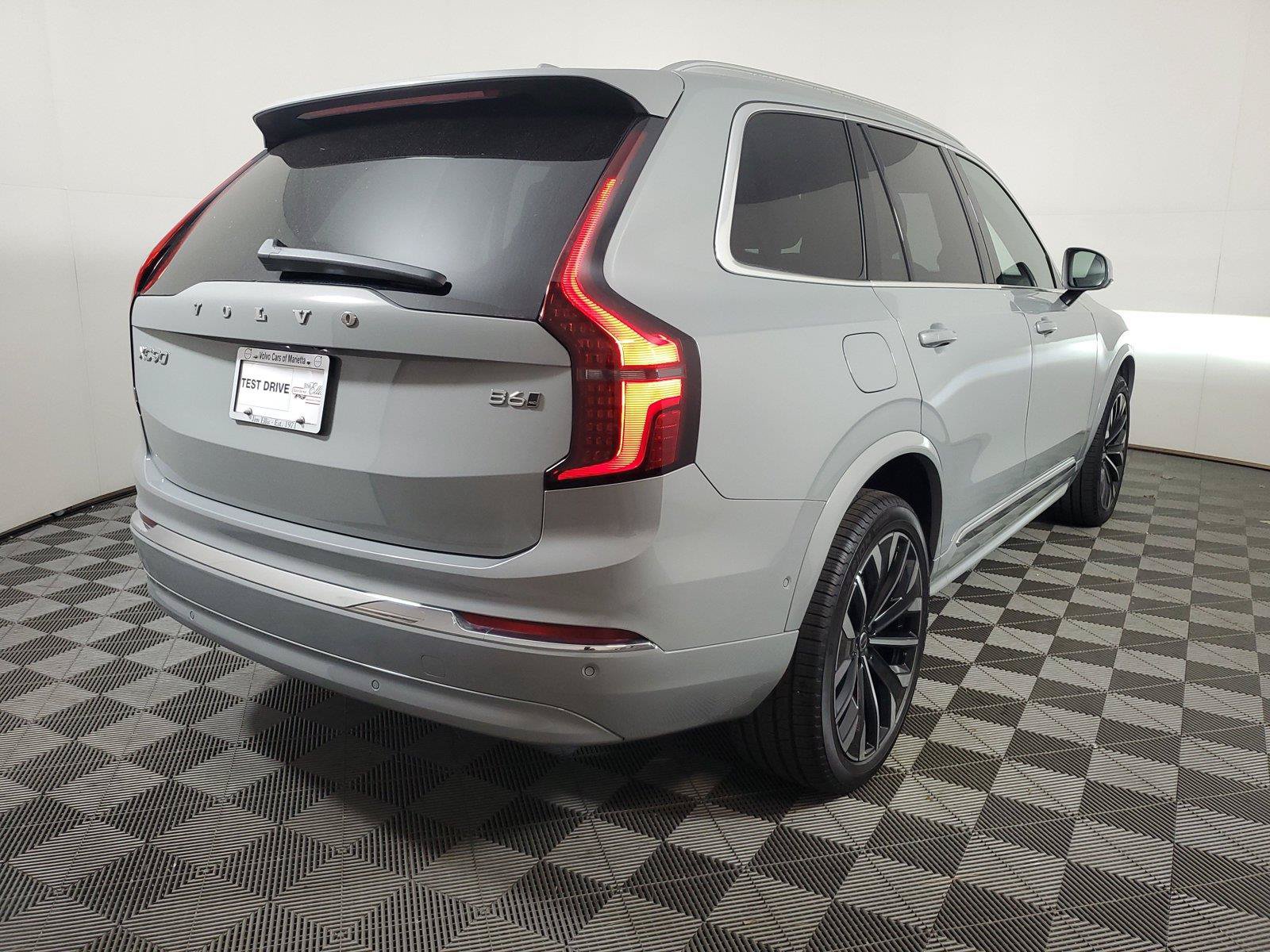 Certified 2026 Volvo XC90 B6 Plus AWD/4WD image 6