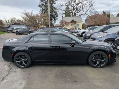 Used 2022 Chrysler 300 S image 8