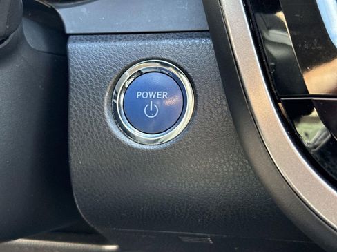 Used 2021 Toyota Camry SE image 15