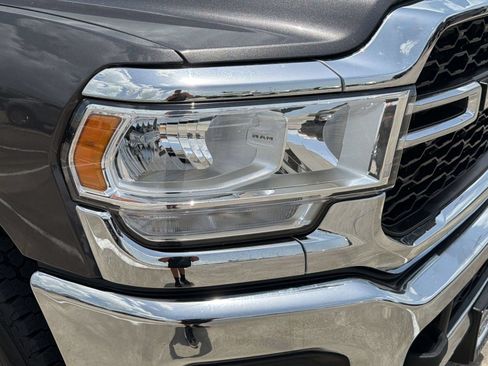 Used 2024 RAM 2500 Tradesman w/ Chrome Appearance Group AWD/4WD image 12