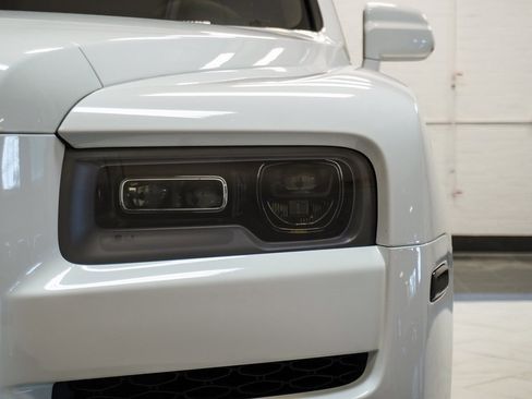 Used 2020 Rolls-Royce Cullinan image 54