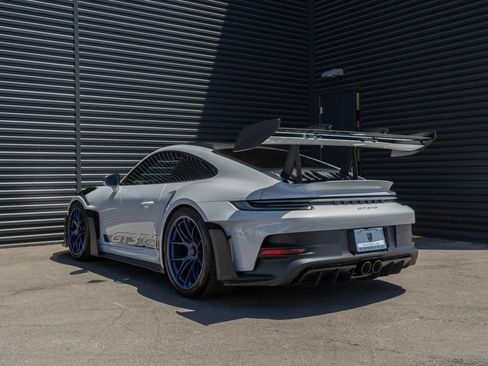 Used 2025 Porsche 911 GT3 RS RWD image 3