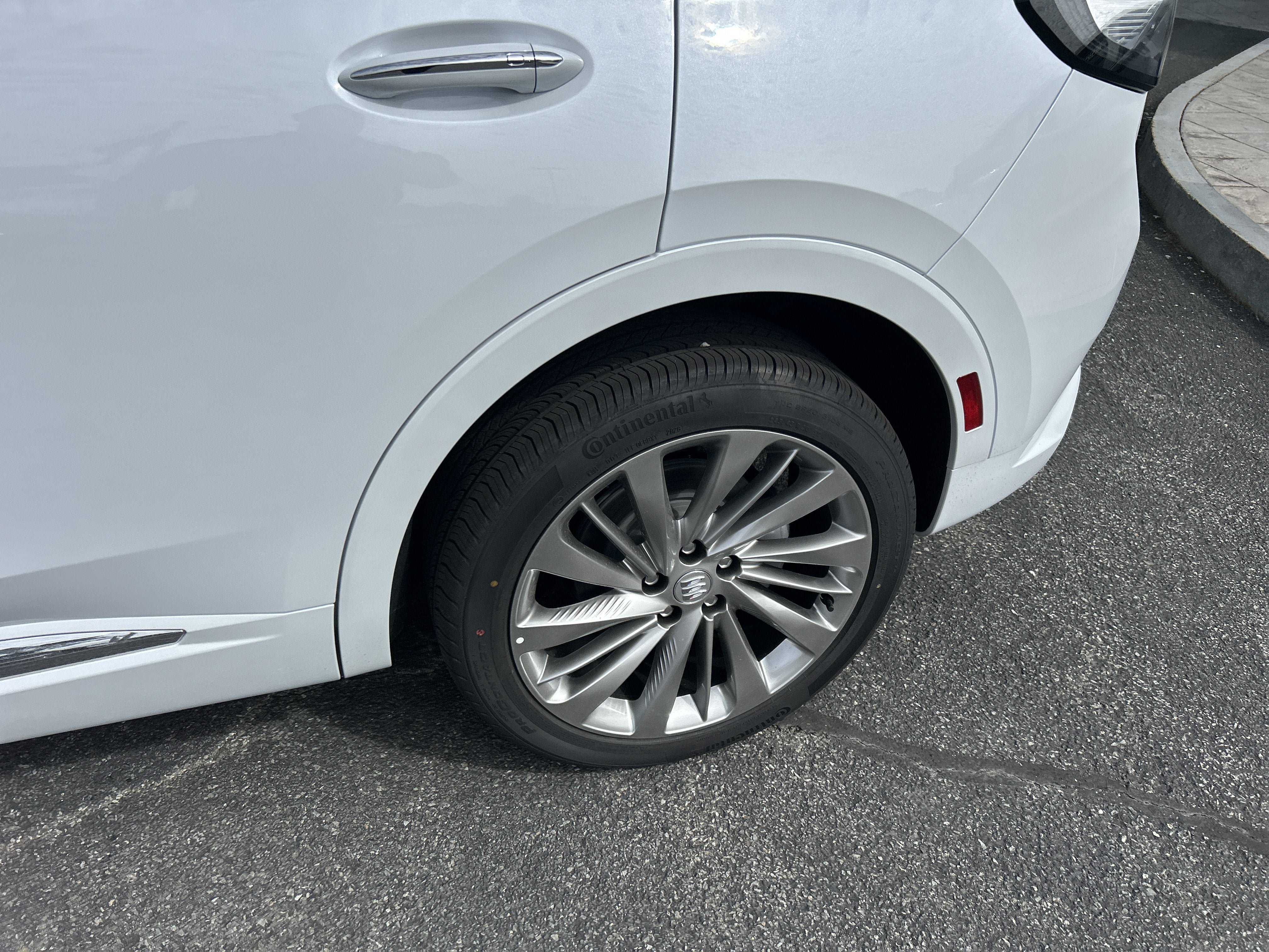 New 2026 Buick Envision Avenir AWD/4WD image 5