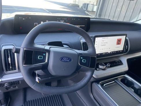 New 2025 Ford Expedition Active image 29