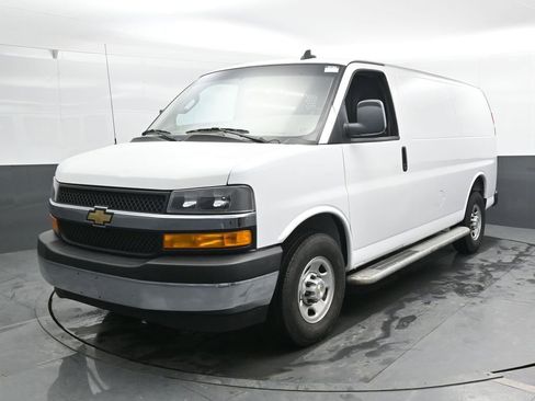 Used 2023 Chevrolet Express 2500 w/ Driver Convenience Package image 8