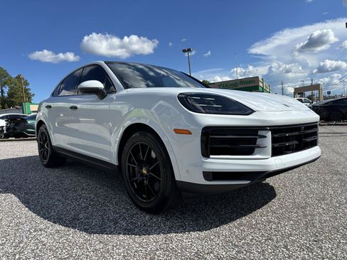 Used 2025 Porsche Cayenne Coupe AWD/4WD image 9