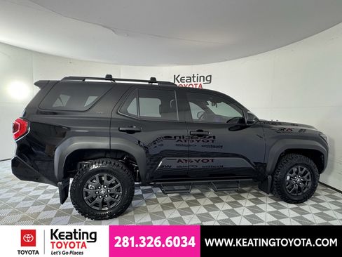 New 2026 Toyota 4Runner SR5 AWD/4WD image 4