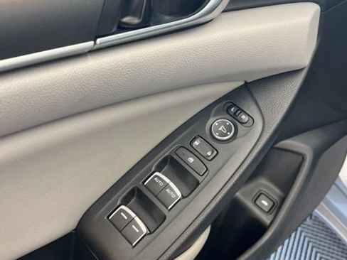 Used 2020 Honda Accord LX image 5