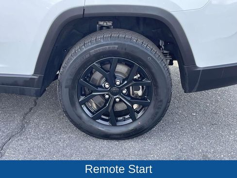 Certified 2024 Jeep Grand Cherokee L Laredo image 12