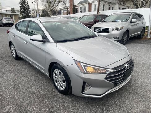 Used 2019 Hyundai Elantra SE image 4