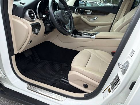 Used 2019 Mercedes-Benz GLC 300 image 9