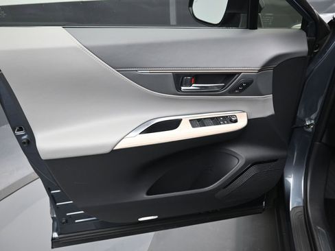 Certified 2024 Toyota Venza XLE image 13