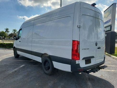 Used 2025 Mercedes-Benz Sprinter 2500 image 6