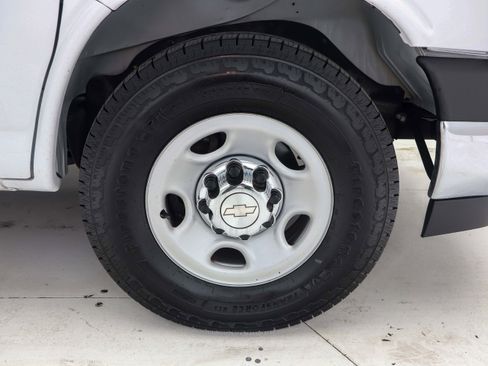 Used 2018 Chevrolet Express 3500 LT w/ LT Preferred Equipment Group RWD image 30