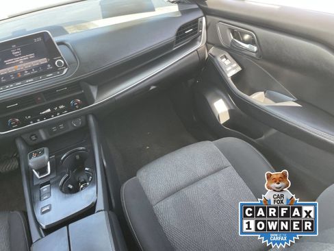 Used 2025 Nissan Rogue SV FWD image 17
