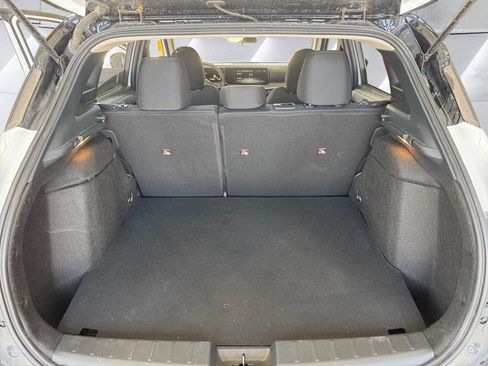 Used 2025 Nissan Kicks SV AWD/4WD image 18