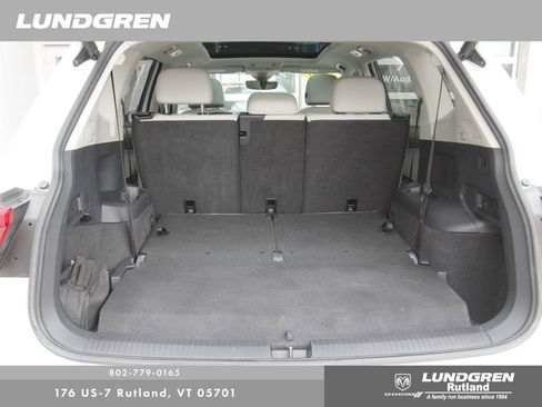 Used 2020 Volkswagen Tiguan SEL w/ 3rd Row Seat Package image 44