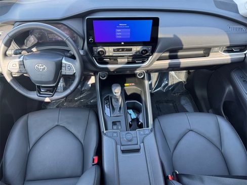 Used 2026 Toyota Grand Highlander Limited image 10