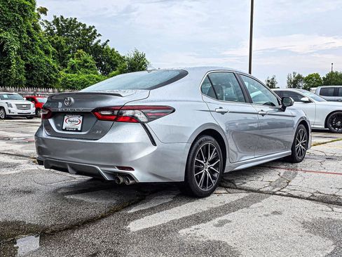 Used 2023 Toyota Camry SE FWD image 6