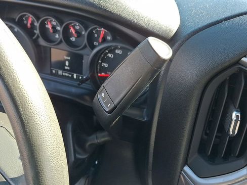 Used 2020 Chevrolet Silverado 1500 Custom w/ Custom Value Package image 15