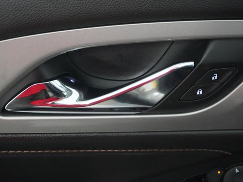 Used 2018 Chevrolet Traverse LT image 14