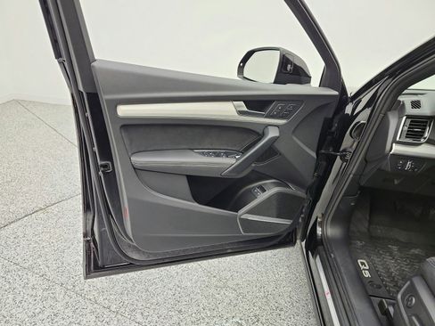 Used 2024 Audi Q5 e Premium Plus w/ Premium Plus Package AWD/4WD image 15