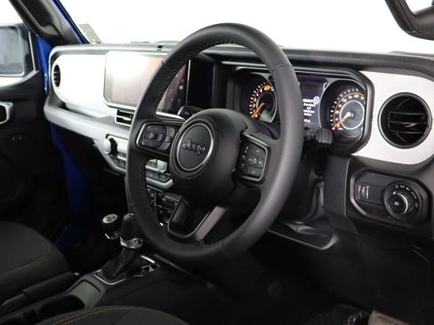 Used 2026 Jeep Wrangler Unlimited Sport AWD/4WD image 17