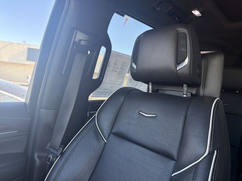 Certified 2021 Cadillac Escalade Premium Luxury w/ LPO, Illumination Package image 22