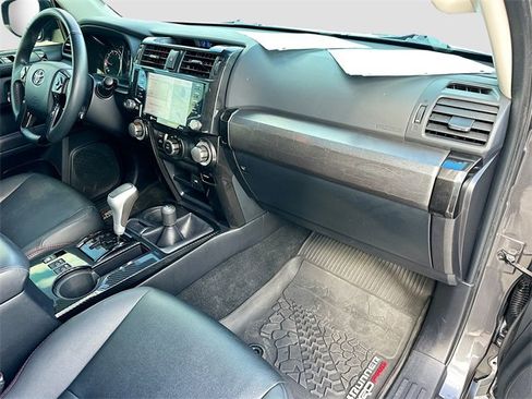 Used 2020 Toyota 4Runner SR5 Premium image 28