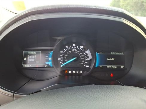 Used 2022 Ford Edge Titanium image 16