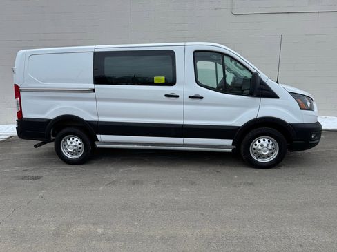Used 2024 Ford Transit 250 Low Roof AWD w/ Exterior Upgrade Package image 5
