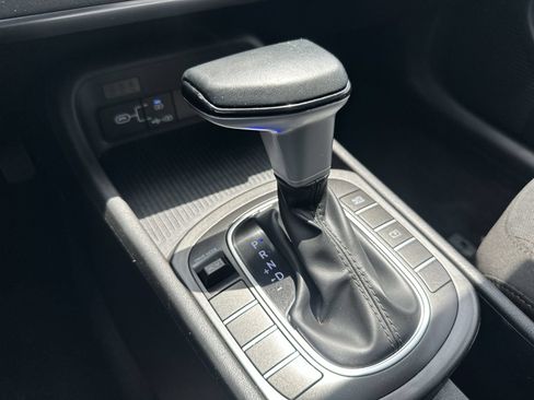 Used 2025 Hyundai Kona SEL FWD image 30
