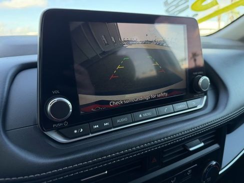 Certified 2023 Nissan Rogue S image 20