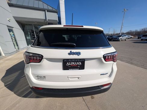 Used 2019 Jeep Compass Latitude image 10