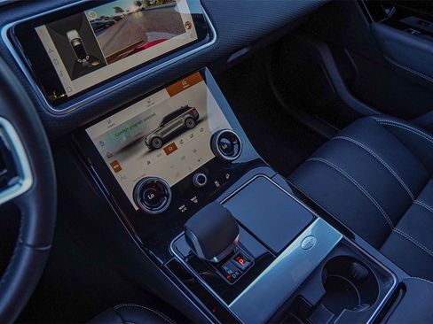 Used 2023 Land Rover Range Rover Velar R-Dynamic S image 16